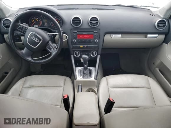 ✅ 2010 Audi A3 Premium Plus • VIN: WAUKEAFM6AA112563 • Lot: 45934715. Wystawiony na Copart z przebiegiem 111 799 mil. Bezpłatny archiwum sprzedaży aukcyjnych z USA i szczegółowy raport historii pojazdu na DreamBid. Zdjęcie 8.