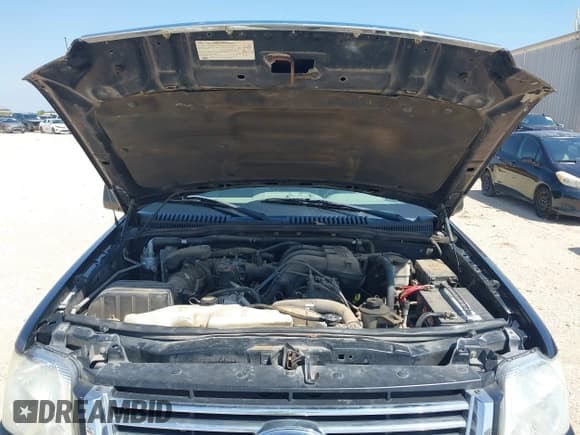 ✅ 2006 Ford Explorer XLT • VIN: 1FMEU73E76ZA06890 • Lot: 42284353. Wystawiony na IAAI z przebiegiem 184 136 mil. Bezpłatny archiwum sprzedaży aukcyjnych z USA i szczegółowy raport historii pojazdu na DreamBid. Zdjęcie 10.