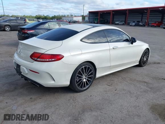 ✅ 2017 Mercedes-Benz C 300 • VIN: WDDWJ4JB7HF377728 • Lot: 43694318. Listed on IAAI with 152,123 mi. Free auction sales archive from the USA and detailed vehicle history report at DreamBid. Image 4.