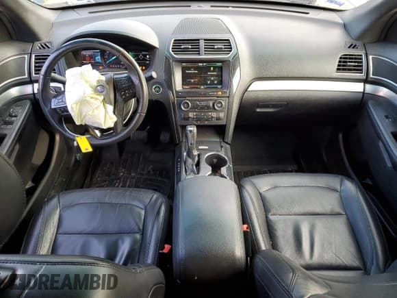 ✅ 2016 Ford Explorer XLT • VIN: 1FM5K8D84GGB00386 • Lot: 92133835. Wystawiony na Copart z przebiegiem 136 475 mil. Bezpłatny archiwum sprzedaży aukcyjnych z USA i szczegółowy raport historii pojazdu na DreamBid. Zdjęcie 8.