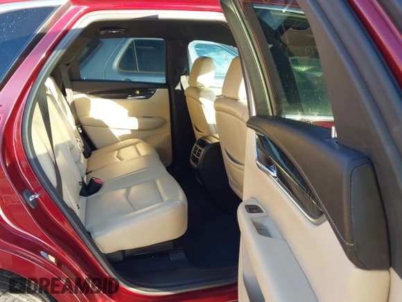 ✅ 2018 Cadillac XT5 FWD • VIN: 1GYKNARS6JZ163568 • Lot: 43726233. Listed on IAAI with 106,985 mi. Free auction sales archive from the USA and detailed vehicle history report at DreamBid. Image 8.