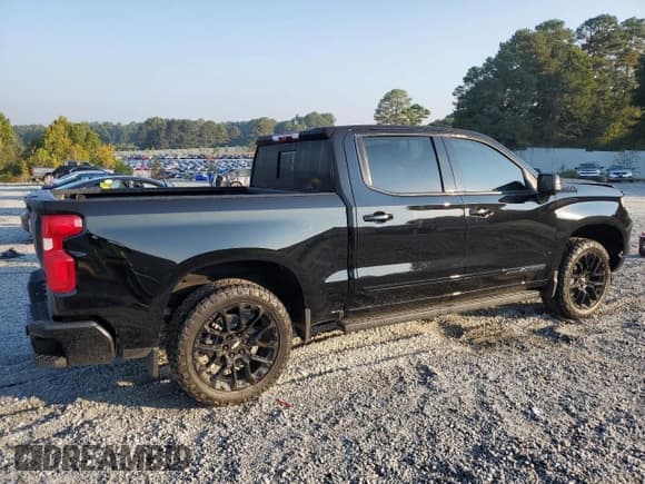 ✅ 2024 Chevrolet Silverado 1500 High Country • VIN: 1GCUDJE81RZ365516 • Lot: 81004435. Listed on Copart with 17,109 mi. Free auction sales archive from the USA and detailed vehicle history report at DreamBid. Image 3.