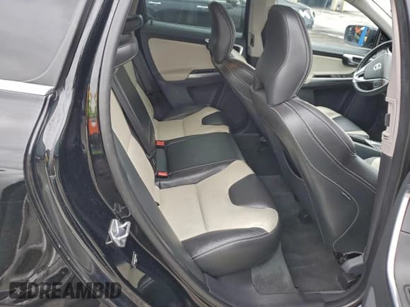 ✅ 2017 Volvo XC60 Dynamic • VIN: YV440MDR7H2036346 • Лот: 95984945. Опубликован ранее на Copart с пробегом 102 368 миль. Бесплатный доступ к архиву аукционных продаж из США и подробный отчёт об истории автомобиля на DreamBid. Изображение 11.