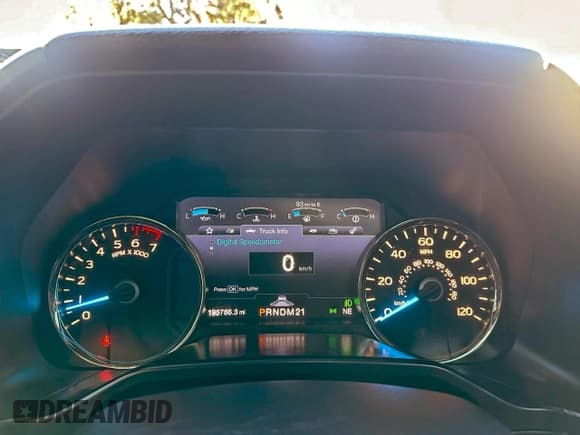 ✅ 2015 Ford F-150 Lariat • VIN: 1FTEW1EG9FFB20532 • Lot: 95578425. Listed on Copart with 195,786 mi. Free auction sales archive from the USA and detailed vehicle history report at DreamBid. Image 8.