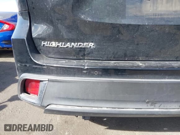 ✅ 2017 Toyota Highlander Hybrid Limited • VIN: 5TDDGRFH3HS028608 • Lot: 41709093. Listed on IAAI with 108,207 mi. Free auction sales archive from the USA and detailed vehicle history report at DreamBid. Image 19.