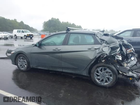 ✅ 2025 Hyundai Elantra Blue • VIN: KMHLM4DJ7SU136659 • Лот: 43184090. Опубликован ранее на IAAI с пробегом 17 519 миль. Бесплатный доступ к архиву аукционных продаж из США и подробный отчёт об истории автомобиля на DreamBid. Изображение 15.