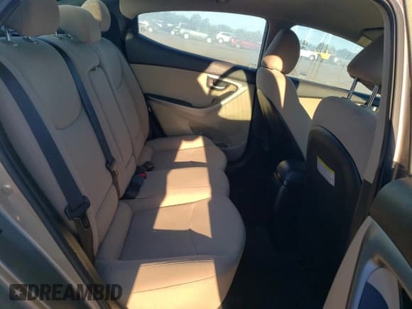 ✅ 2015 Hyundai Elantra SE • VIN: 5NPDH4AE1FH576378 • Lot: 82451425. Listed on Copart with 68,421 mi. Free auction sales archive from the USA and detailed vehicle history report at DreamBid. Image 10.