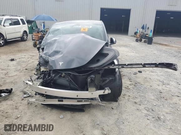 ✅ 2024 Tesla Model Y Long Range • VIN: 7SAYGDEE3RF993215 • Лот: 56867725. Опубликован ранее на Copart с пробегом Не указан. Бесплатный доступ к архиву аукционных продаж из США и подробный отчёт об истории автомобиля на DreamBid. Изображение 5.