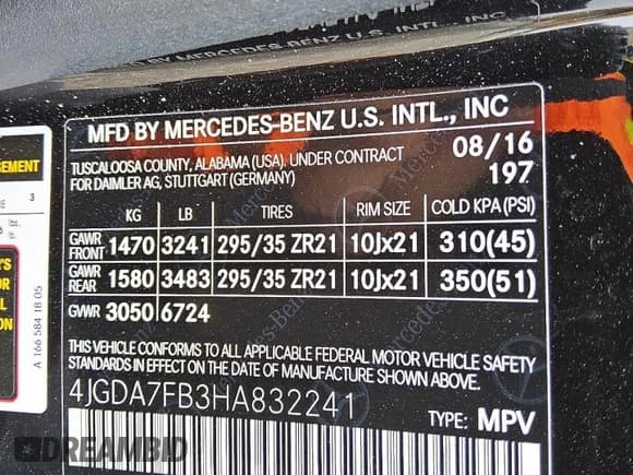 ✅ 2017 Mercedes-Benz GLE 63 S AMG • VIN: 4JGDA7FB3HA832241 • Lot: 58808535. Wystawiony na Copart z przebiegiem 72 746 mil. Bezpłatny archiwum sprzedaży aukcyjnych z USA i szczegółowy raport historii pojazdu na DreamBid. Zdjęcie 9.