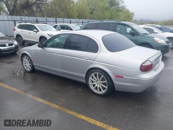 ✅ 2005 Jaguar S-Type • VIN: SAJWA03V451N24124 • Lot: 42062179. Listed on IAAI with 286,268 mi. Free auction sales archive from the USA and detailed vehicle history report at DreamBid. Image 3.