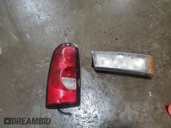 ✅ 2007 Chevrolet Silverado 2500HD Work Truck • VIN: 1GCHK24U67E100722 • Лот: 89061835. Опубликован ранее на Copart с пробегом 167 461 миль. Бесплатный доступ к архиву аукционных продаж из США и подробный отчёт об истории автомобиля на DreamBid. Изображение 12.