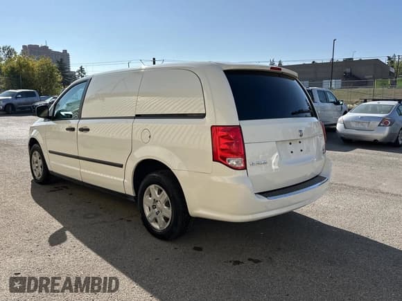 ✅ 2012 Ram Cargo Van • VIN: 2C4JDGAG8CR325034 • Lot: 81515185. Wystawiony na Copart z przebiegiem 185 788 mil. Bezpłatny archiwum sprzedaży aukcyjnych z USA i szczegółowy raport historii pojazdu na DreamBid. Zdjęcie 3.