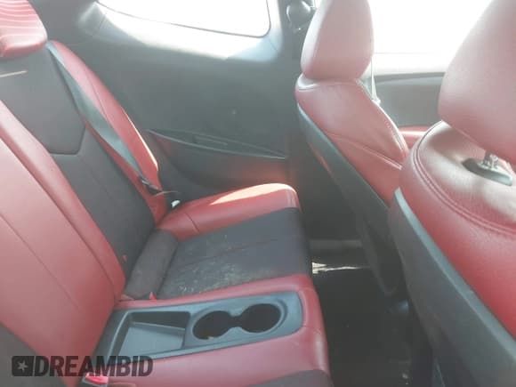 ✅ 2012 Hyundai Veloster w/Gray Int • VIN: KMHTC6AD7CU021221 • Lot: 41892407. Wystawiony na IAAI z przebiegiem 127 134 mil. Bezpłatny archiwum sprzedaży aukcyjnych z USA i szczegółowy raport historii pojazdu na DreamBid. Zdjęcie 8.