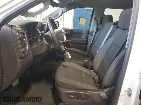 ✅ 2020 Chevrolet Silverado 1500 RST • VIN: 3GCUYEEL6LG421439 • Lot: 63865525. Wystawiony na Copart z przebiegiem 49 330 mil. Bezpłatny archiwum sprzedaży aukcyjnych z USA i szczegółowy raport historii pojazdu na DreamBid. Zdjęcie 7.