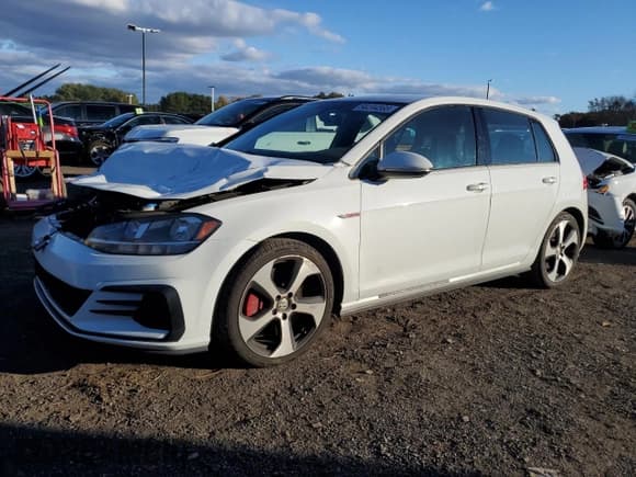 ✅ 2019 Volkswagen Golf GTI S • VIN: 3VW5T7AU0KM020351 • Lot: 90244595. Wystawiony na Copart z przebiegiem 87 937 mil. Bezpłatny archiwum sprzedaży aukcyjnych z USA i szczegółowy raport historii pojazdu na DreamBid. Zdjęcie 1.