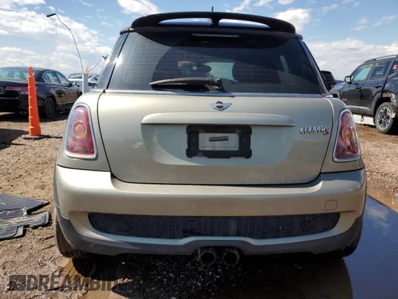 ✅ 2010 MINI Hardtop S • VIN: WMWMF7C58ATZ70756 • Лот: 81047265. Опубликован ранее на Copart с пробегом 95 643 миль. Бесплатный доступ к архиву аукционных продаж из США и подробный отчёт об истории автомобиля на DreamBid. Изображение 6.