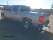 ✅ 2007 Chevrolet Silverado 1500 1LT • VIN: 2GCEC13J871688674 • Lot: 43707213. Wystawiony na IAAI z przebiegiem 293 504 mil. Bezpłatny archiwum sprzedaży aukcyjnych z USA i szczegółowy raport historii pojazdu na DreamBid. Zdjęcie 3.