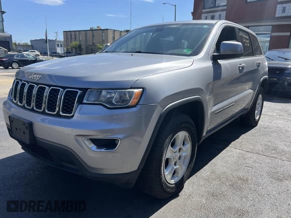 ✅ 2017 Jeep Grand Cherokee Altitude • VIN: 1C4RJFAG5HC771809 • Лот: 43229599. Опубликован ранее на IAAI с пробегом 169 216 миль. Бесплатный доступ к архиву аукционных продаж из США и подробный отчёт об истории автомобиля на DreamBid. Изображение 2.