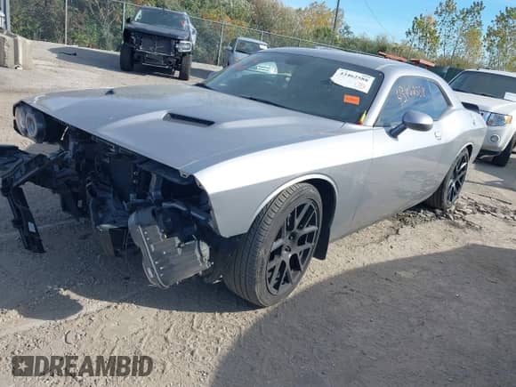 2016 Dodge Challenger R/T Plus Shaker z VIN 2C3CDZBTXGH278458, wystawiony jako IAAI lot #43462588 z przebiegiem 77 937 mil mil oraz . Historia ofert i sprzedaży dostępna na DreamBid. Obrazek 2.