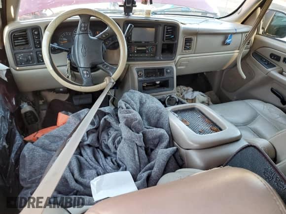 2004 Chevrolet Suburban LT с VIN 3GNFK16Z84G313872, выставлен на аукционе Copart как лот 90859225 с пробегом Не указан миль и Списание • Salvage title. История ставок и продаж доступна на DreamBid. Изображение 8.