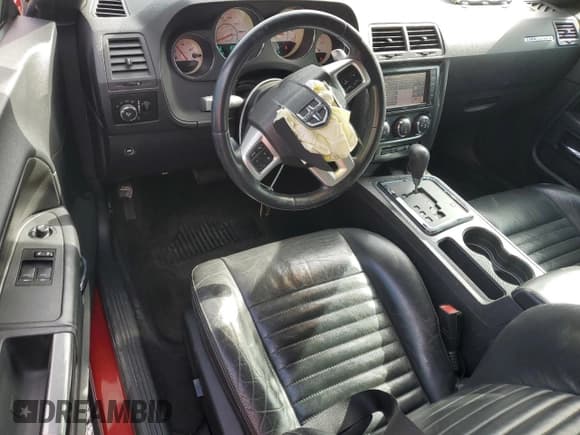 ✅ 2012 Dodge Challenger SXT • VIN: 2C3CDYAG8CH239926 • Lot: 83454174. Wystawiony na Copart z przebiegiem 65 201 mil. Bezpłatny archiwum sprzedaży aukcyjnych z USA i szczegółowy raport historii pojazdu na DreamBid. Zdjęcie 8.