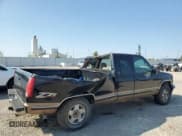 ✅ 1998 GMC Sierra 1500 • VIN: 2GTEK19R6W1553174 • Лот: 71101985. Опубликован ранее на Copart с пробегом 164 198 миль. Бесплатный доступ к архиву аукционных продаж из США и подробный отчёт об истории автомобиля на DreamBid. Изображение 3.