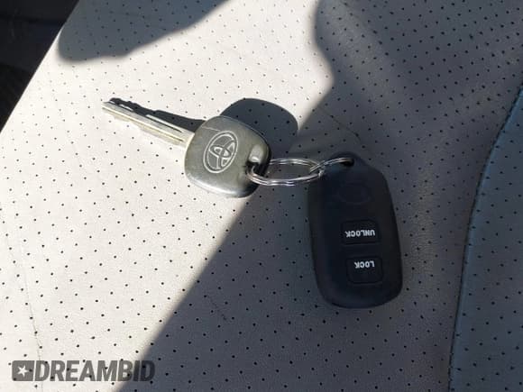 ✅ 2006 Toyota Highlander Limited • VIN: JTEEW21A760011489 • Lot: 43668007. Listed on IAAI with 206,283 mi. Free auction sales archive from the USA and detailed vehicle history report at DreamBid. Image 11.