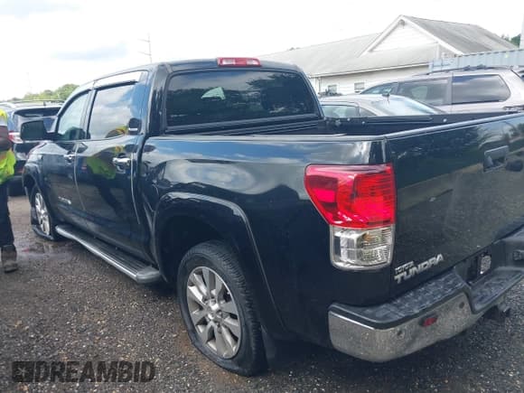 ✅ 2011 Toyota Tundra Limited • VIN: 5TFFY5F19BX107106 • Лот: 42732488. Опубликован ранее на IAAI с пробегом 101 827 миль. Бесплатный доступ к архиву аукционных продаж из США и подробный отчёт об истории автомобиля на DreamBid. Изображение 3.