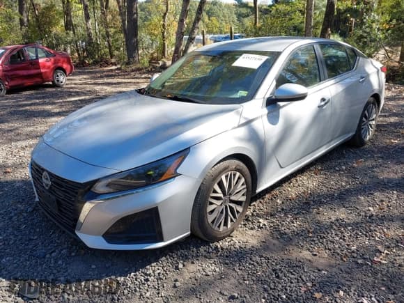 ✅ 2023 Nissan Altima SV • VIN: 1N4BL4DV3PN332949 • Лот: 43527150. Опубликован ранее на IAAI с пробегом 65 030 миль. Бесплатный доступ к архиву аукционных продаж из США и подробный отчёт об истории автомобиля на DreamBid. Изображение 2.