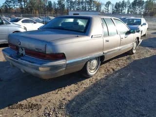 ✅ 1996 Buick Roadmaster Collectors Edition • VIN: 1G4BN52P2TR402728 • Lot: 43707834. Listed on IAAI with 213,914 mi. Free auction sales archive from the USA and detailed vehicle history report at DreamBid. Image 4.
