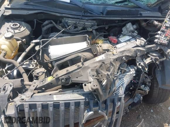 2010 Mercury Mariner with VIN 4M2CN9BG3AKJ28830, listed as a IAAI auction lot 42328802 with 116,650 mi miles and . Bid and sale history available at DreamBid. Image 10.