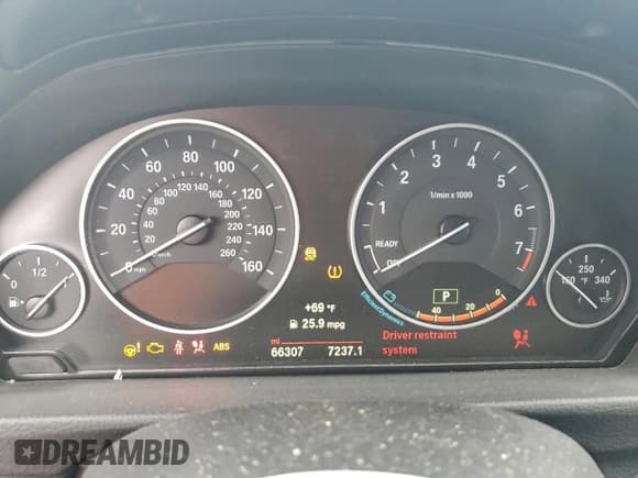 ✅ 2015 BMW 3 Series 328i • VIN: WBA3C1C55FP853279 • Lot: 92688135. Listed on Copart with 66,307 mi. Free auction sales archive from the USA and detailed vehicle history report at DreamBid. Image 9.