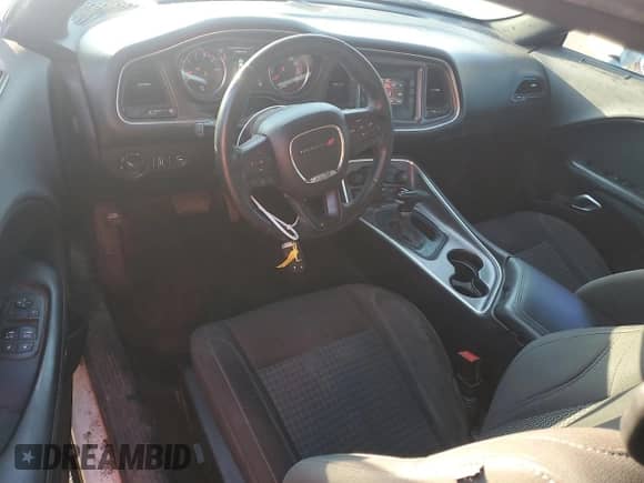 ✅ 2016 Dodge Challenger SXT Plus • VIN: 2C3CDZAG4GH353840 • Lot: 81133675. Wystawiony na Copart z przebiegiem 188 943 mil mil. Skorzystaj z bezpłatnego archiwum sprzedaży aukcyjnych z USA i zobacz szczegółowy raport historii pojazdu na DreamBid. Zdjęcie 8.