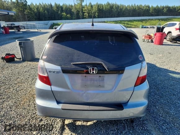 ✅ 2011 Honda Fit Sport • VIN: JHMGE8G5XBC017548 • Лот: 71192355. Опубликован ранее на Copart с пробегом 188 009 миль. Бесплатный доступ к архиву аукционных продаж из США и подробный отчёт об истории автомобиля на DreamBid. Изображение 6.
