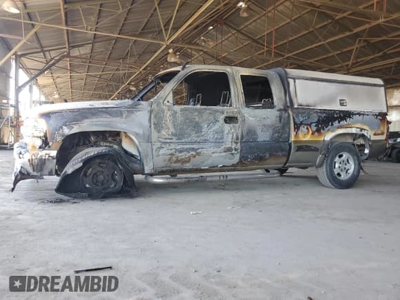 ✅ 2000 Chevrolet Silverado 1500 LS • VIN: 2GCEK19T1Y1250592 • Лот: 76303464. Опубликован ранее на Copart с пробегом Не указан. Бесплатный доступ к архиву аукционных продаж из США и подробный отчёт об истории автомобиля на DreamBid. Изображение 1.