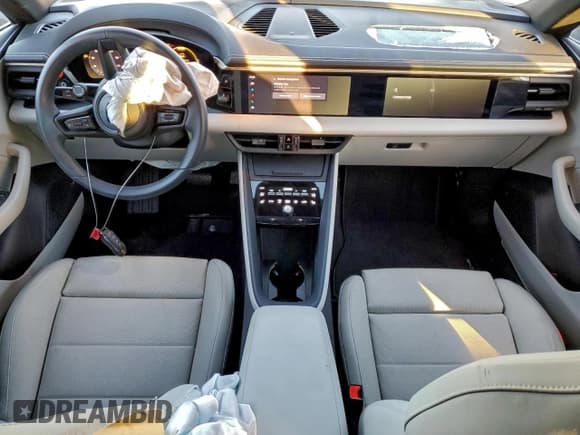 ✅ 2024 Porsche Macan • VIN: WP1AA2XA3RL000819 • Лот: 95869605. Опубликован ранее на Copart с пробегом 17 678 миль. Бесплатный доступ к архиву аукционных продаж из США и подробный отчёт об истории автомобиля на DreamBid. Изображение 8.