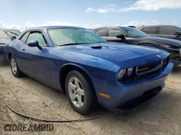 ✅ 2010 Dodge Challenger SE • VIN: 2B3CJ4DV5AH321151 • Lot: 75277464. Wystawiony na Copart z przebiegiem Nie podano. Bezpłatny archiwum sprzedaży aukcyjnych z USA i szczegółowy raport historii pojazdu na DreamBid. Zdjęcie 4.
