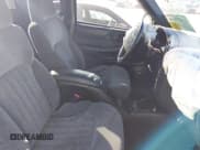 ✅ 2001 Chevrolet S-10 LS ZR2 • VIN: 1GCCT19W618134483 • Лот: 41630814. Опубликован ранее на IAAI с пробегом Не указан. Бесплатный доступ к архиву аукционных продаж из США и подробный отчёт об истории автомобиля на DreamBid. Изображение 5.