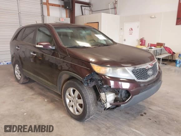 ✅ 2011 Kia Sorento LX • VIN: 5XYKT3A18BG109473 • Lot: 43728724. Wystawiony na IAAI z przebiegiem 153 223 mil. Bezpłatny archiwum sprzedaży aukcyjnych z USA i szczegółowy raport historii pojazdu na DreamBid. Zdjęcie 1.