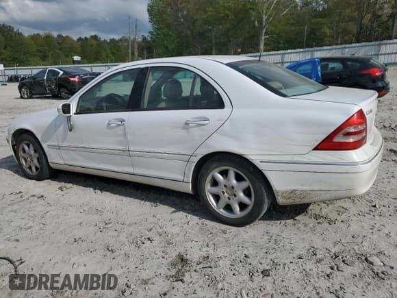 ✅ 2001 Mercedes-Benz C 230/260/280/320 • VIN: WDBRF61J51F078805 • Lot: 51609285. Listed on Copart with 223,663 mi. Free auction sales archive from the USA and detailed vehicle history report at DreamBid. Image 2.