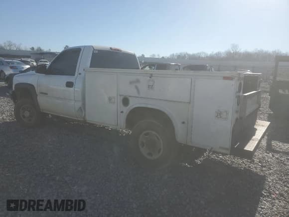 ✅ 2005 Chevrolet Silverado 2500HD Work Truck • VIN: 1GBHC24U55E263439 • Лот: 48574665. Опубликован ранее на Copart с пробегом Не указан. Бесплатный доступ к архиву аукционных продаж из США и подробный отчёт об истории автомобиля на DreamBid. Изображение 2.