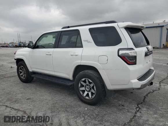 ✅ 2024 Toyota 4Runner TRD Off Road Premium • VIN: JTERU5JR4R6229471 • Lot: 90132165. Listed on Copart with 25,765 mi. Free auction sales archive from the USA and detailed vehicle history report at DreamBid. Image 2.