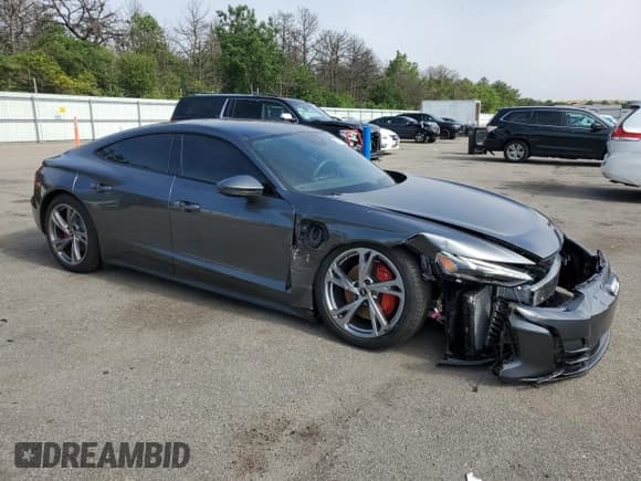 ✅ 2024 Audi e-tron GT Premium Plus • VIN: WAUFJBFWXR7003987 • Лот: 59656755. Опубликован ранее на Copart с пробегом 7 397 миль. Бесплатный доступ к архиву аукционных продаж из США и подробный отчёт об истории автомобиля на DreamBid. Изображение 4.