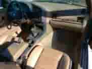 1998 BMW 3 Series 323i z VIN WBABJ732XWEA17086, wystawiony jako Copart lot #45030985 z przebiegiem 224 390 mil mil oraz Czysty tytuł • Clean title. Historia ofert i sprzedaży dostępna na DreamBid. Obrazek 8.