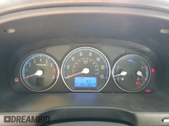 ✅ 2008 Hyundai Santa Fe GLS • VIN: 5NMSG13D98H210293 • Lot: 71683734. Listed on Copart with 195,185 mi. Free auction sales archive from the USA and detailed vehicle history report at DreamBid. Image 9.