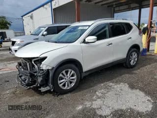 ✅ 2015 Nissan Rogue S • VIN: KNMAT2MT4FP528247 • Lot: 70196015. Wystawiony na Copart z przebiegiem 98 411 mil. Bezpłatny archiwum sprzedaży aukcyjnych z USA i szczegółowy raport historii pojazdu na DreamBid. Zdjęcie 1.