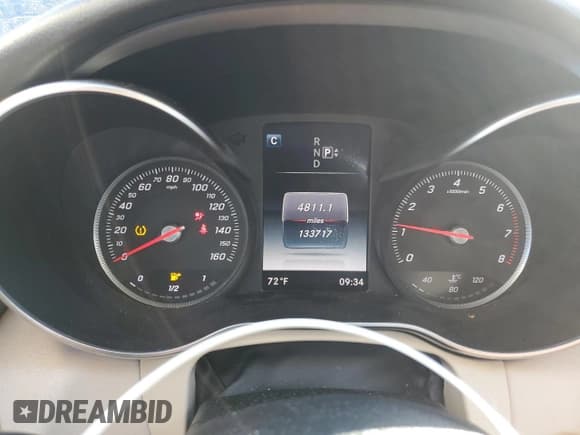 ✅ 2015 Mercedes-Benz C 300 Luxury • VIN: 55SWF4KB4FU034434 • Lot: 92852865. Listed on Copart with 133,717 mi. Free auction sales archive from the USA and detailed vehicle history report at DreamBid. Image 9.