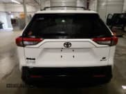 ✅ 2025 Toyota RAV4 SE • VIN: JTMCB3FV8SD238587 • Lot: 51090325. Wystawiony na Copart z przebiegiem 4 482 mil. Bezpłatny archiwum sprzedaży aukcyjnych z USA i szczegółowy raport historii pojazdu na DreamBid. Zdjęcie 6.