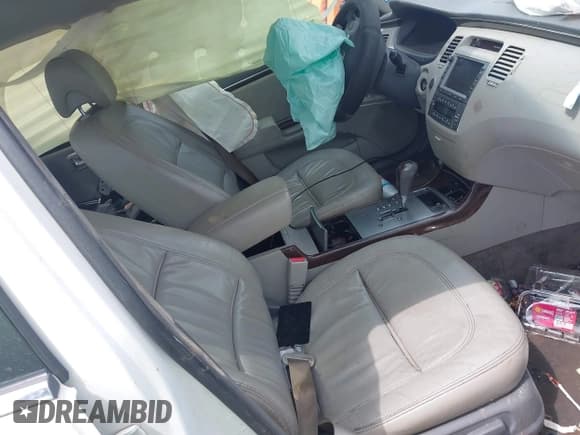 ✅ 2009 Hyundai Azera Limited • VIN: KMHFC46F79A358185 • Lot: 42502180. Listed on IAAI with 176,983 mi. Free auction sales archive from the USA and detailed vehicle history report at DreamBid. Image 5.