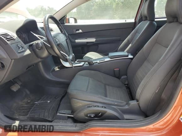 ✅ 2013 Volvo C30 T5 • VIN: YV1672MK4D2306149 • Лот: 69368805. Опубликован ранее на Copart с пробегом 89 166 миль. Бесплатный доступ к архиву аукционных продаж из США и подробный отчёт об истории автомобиля на DreamBid. Изображение 7.